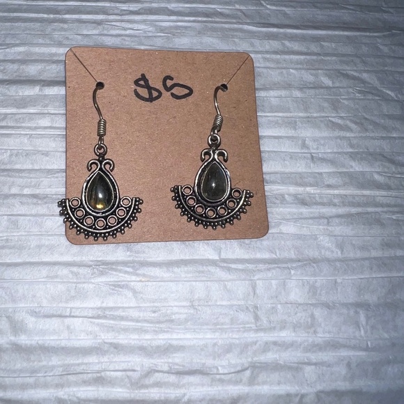 Labradorite Gemstone earrings - Picture 1 of 1